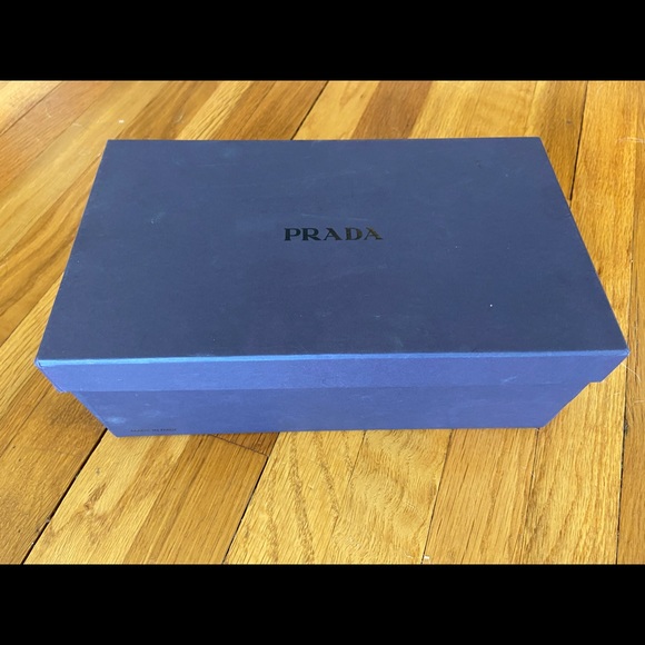 Prada flats w/ box + dust bags - Picture 10 of 10